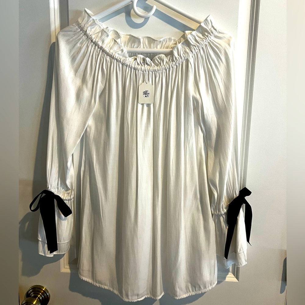 Brand new with tags! Peyton white tunic, ladies size small